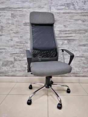 Кресло Barneo K-116 для персонала (серая ткань, черная сетка) в Приобье - priobie.ok-mebel.com | фото