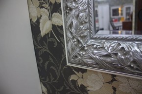 Зеркало Тиффани Premium черная/серебро (ТФСТ-2(П) в Приобье - priobie.ok-mebel.com | фото 3